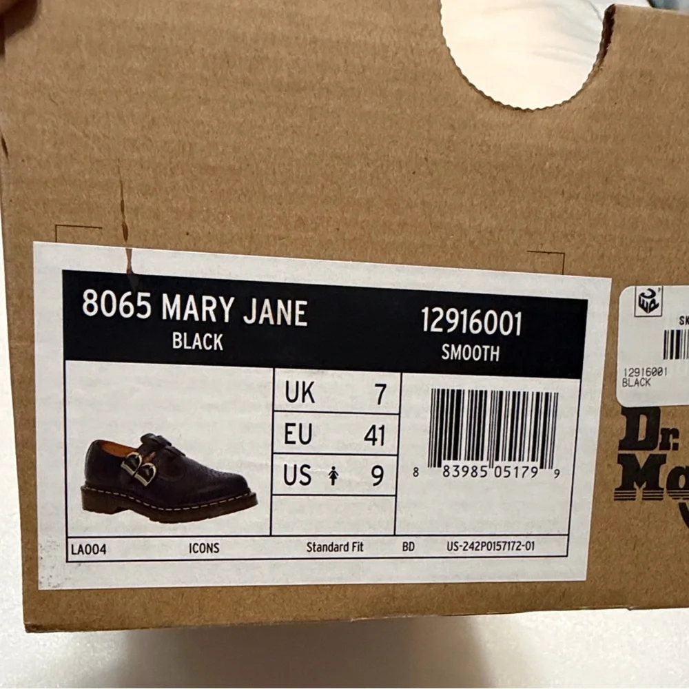 Dr. Martens 8065 II Mary Jane Black Leather Shoes 9 NWT - Picture 8 of 12